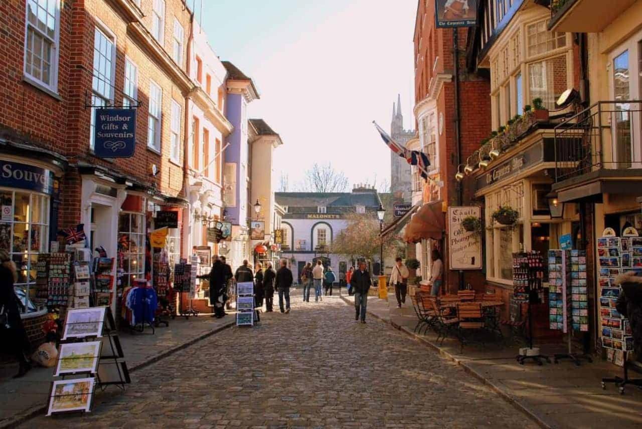 Charming Central Windsor 2 Bed Cottage Free Residents Parking And Private Garden Legoland Ascot Windsor Castle Thorpe Park Heathrow Airport Eksteriør billede
