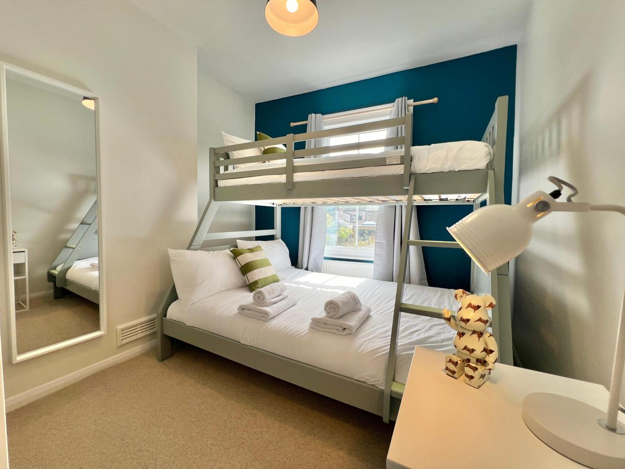 Charming Central Windsor 2 Bed Cottage Free Residents Parking And Private Garden Legoland Ascot Windsor Castle Thorpe Park Heathrow Airport Eksteriør billede