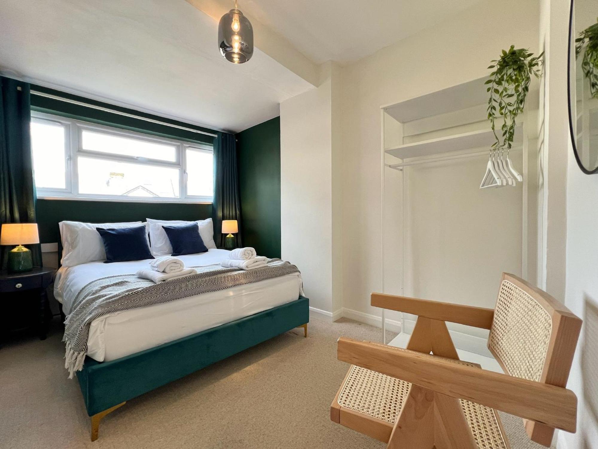 Charming Central Windsor 2 Bed Cottage Free Residents Parking And Private Garden Legoland Ascot Windsor Castle Thorpe Park Heathrow Airport Eksteriør billede