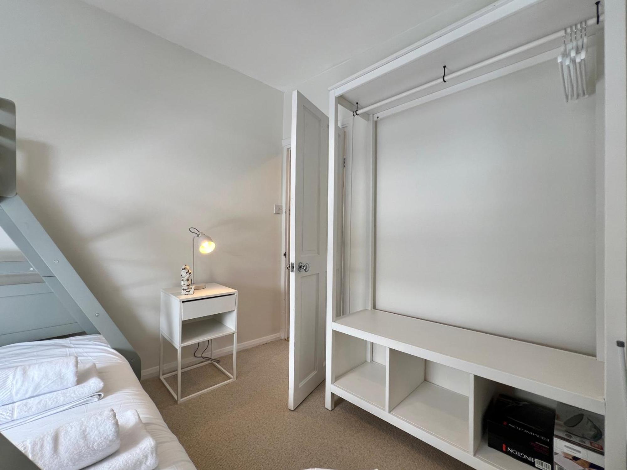 Charming Central Windsor 2 Bed Cottage Free Residents Parking And Private Garden Legoland Ascot Windsor Castle Thorpe Park Heathrow Airport Eksteriør billede